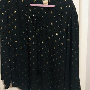 Soft Black Top w/ Gold Design